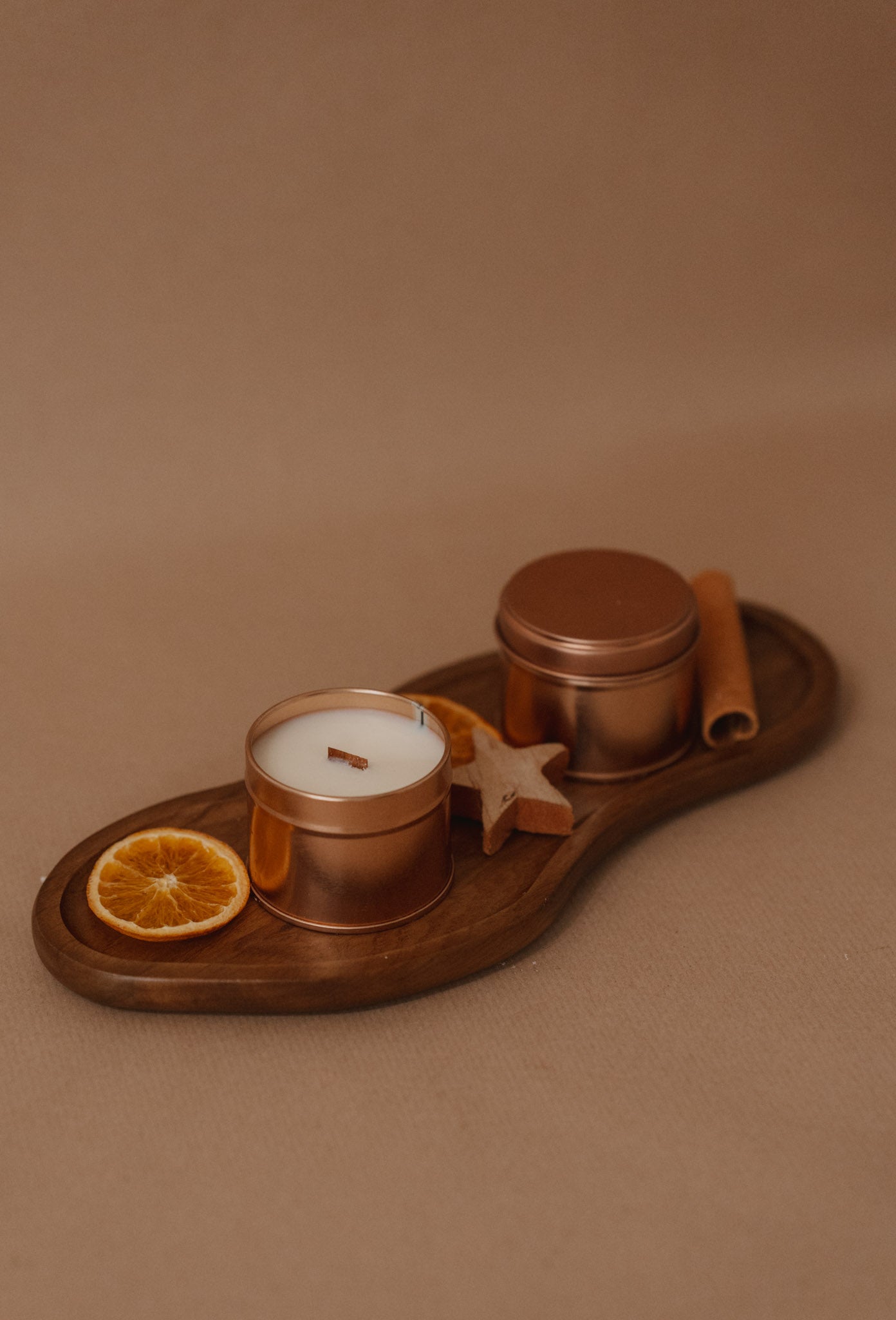 Naravne dišeče svečke z lesenim stenjem